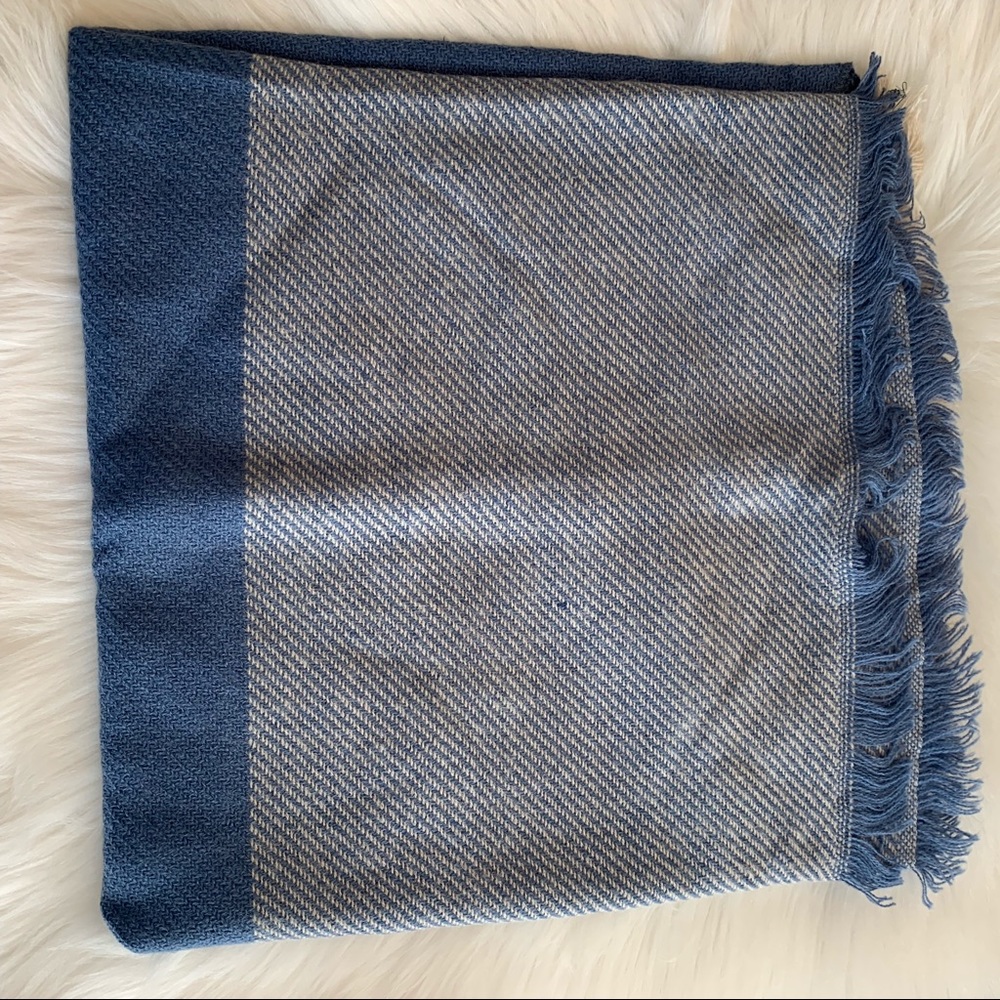 NEW! Blue & Cream Cashmere Triangular Scarf - Picture 6 of 6